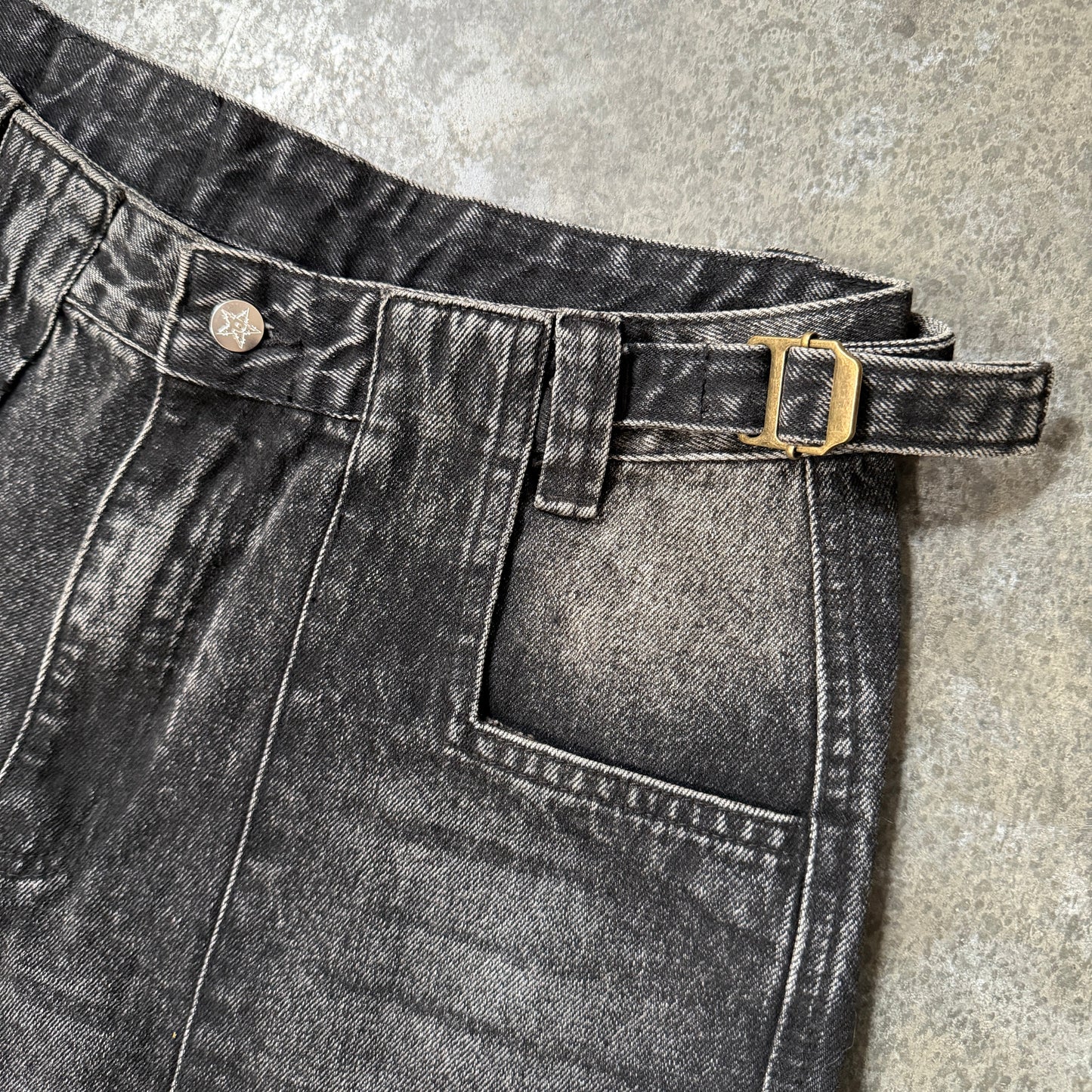 BELTED CARGO POCKET DENIM - BLACK WASH