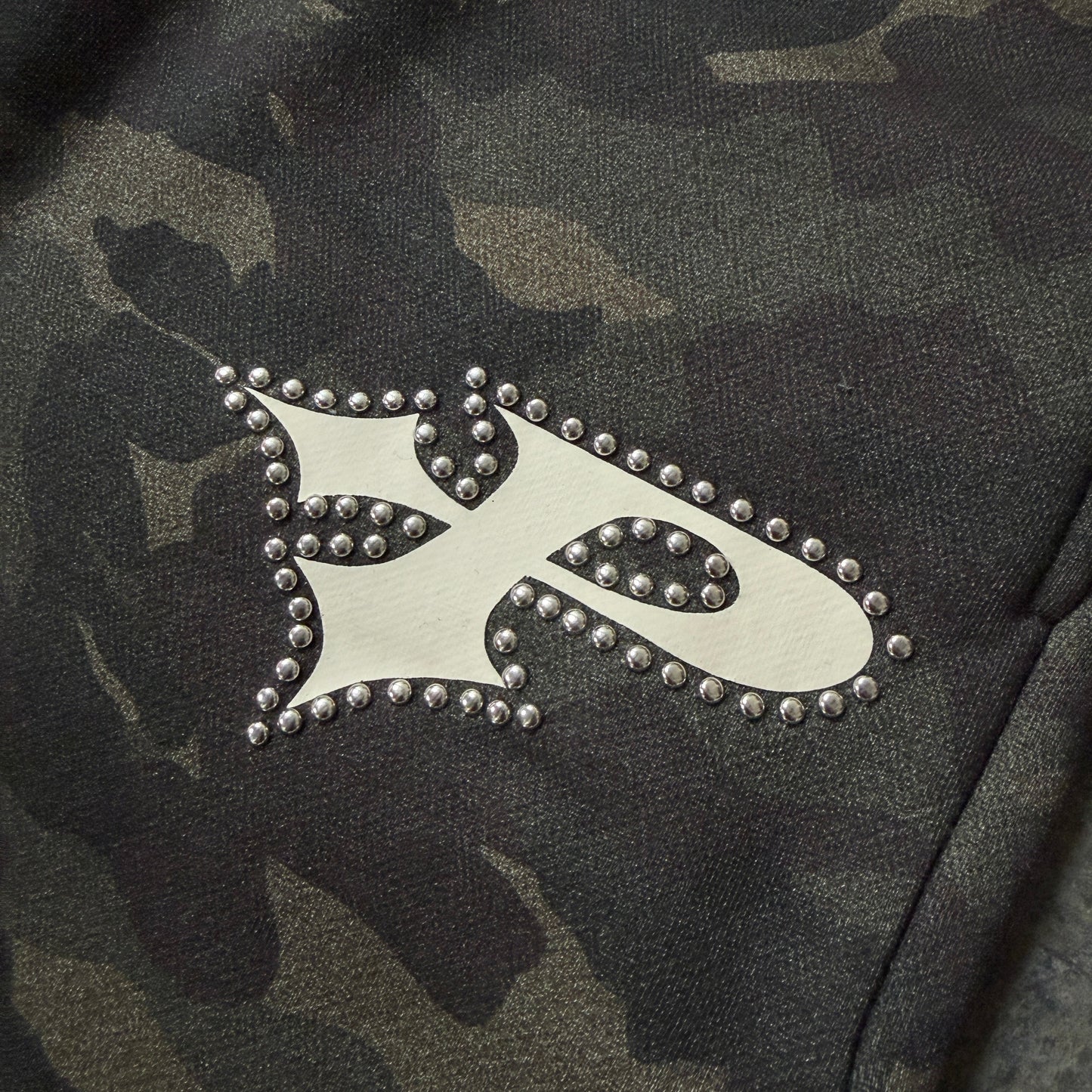 STUDDED LOGO HOODIE - CAMO