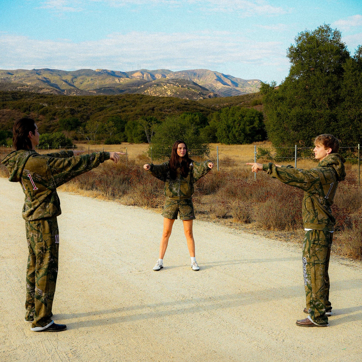 WOMEN'S CAMO SHORTS