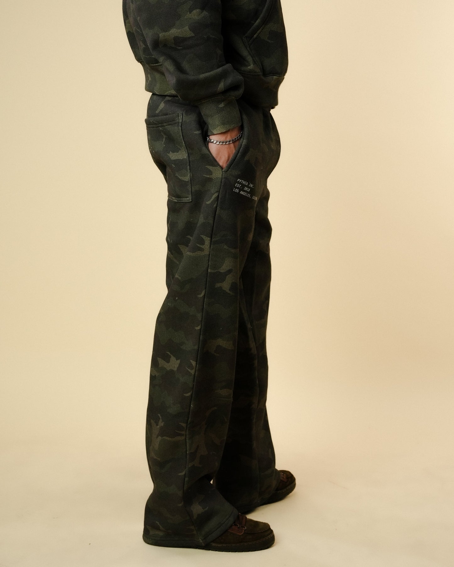 STUDDED LOGO SWEATS - CAMO