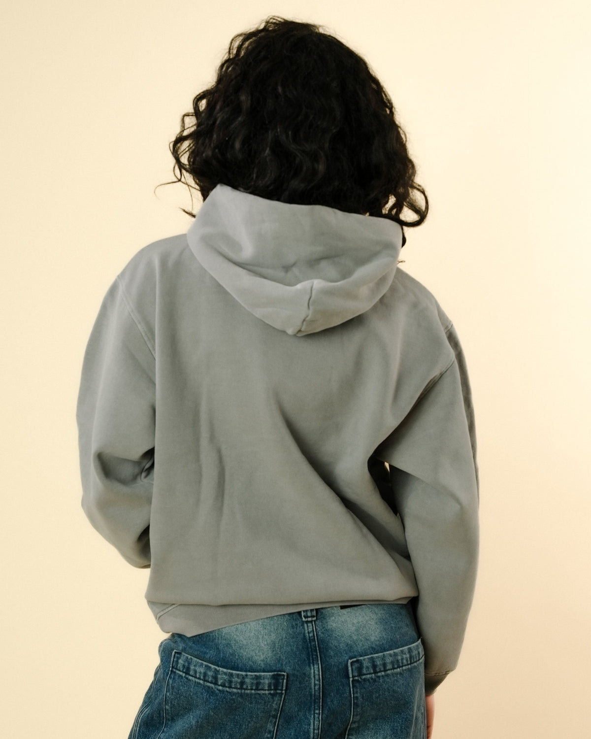 CURSIVE LOGO HOODIE - CEMENT