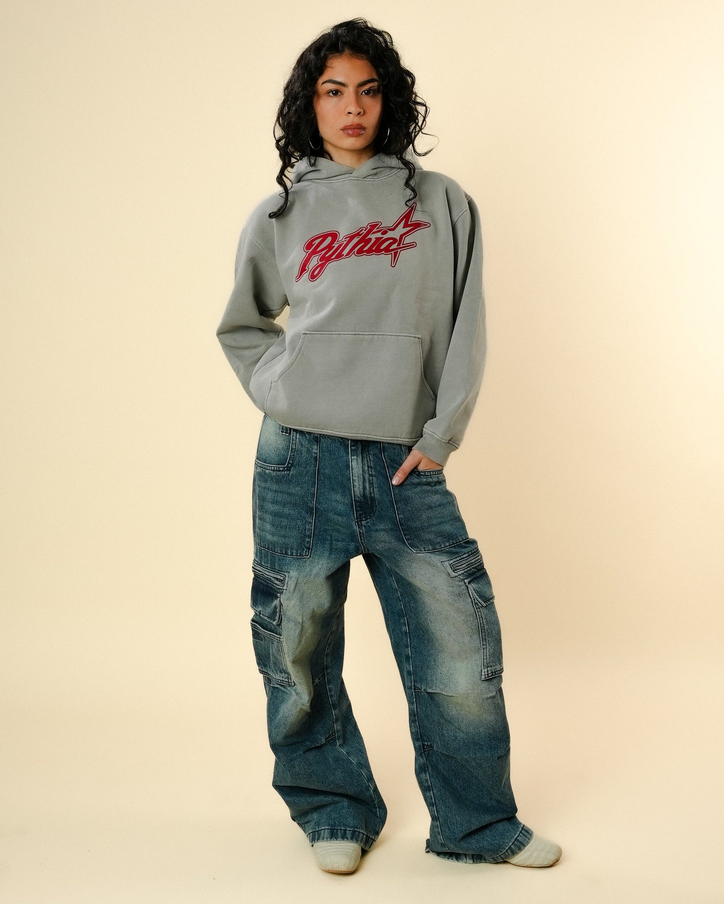 CURSIVE LOGO HOODIE - CEMENT